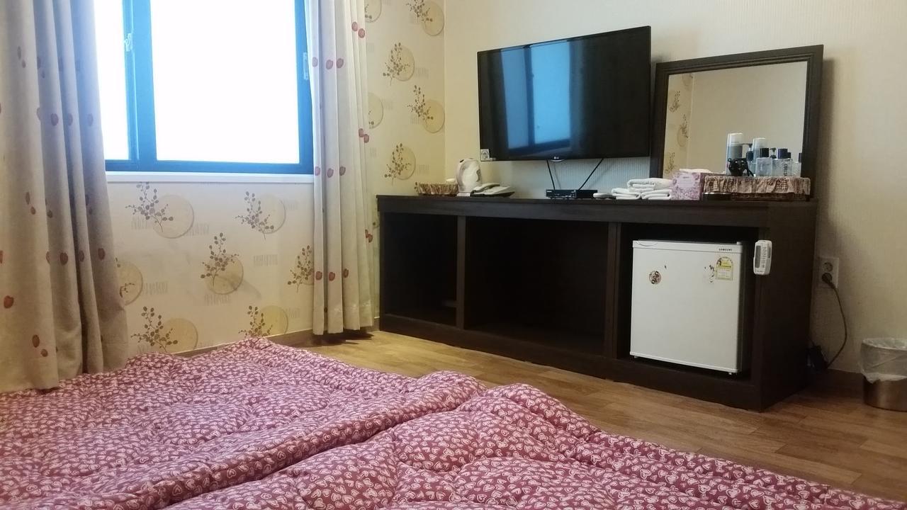 Hill Park Hotel Jeju Extérieur photo