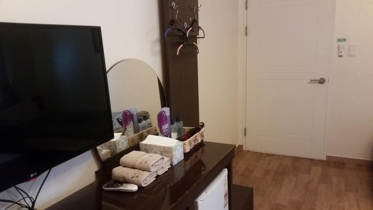 Hill Park Hotel Jeju Extérieur photo